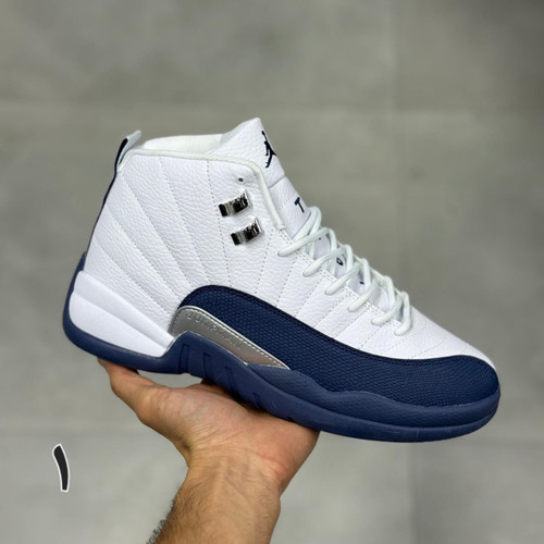 سفید سرمه ای